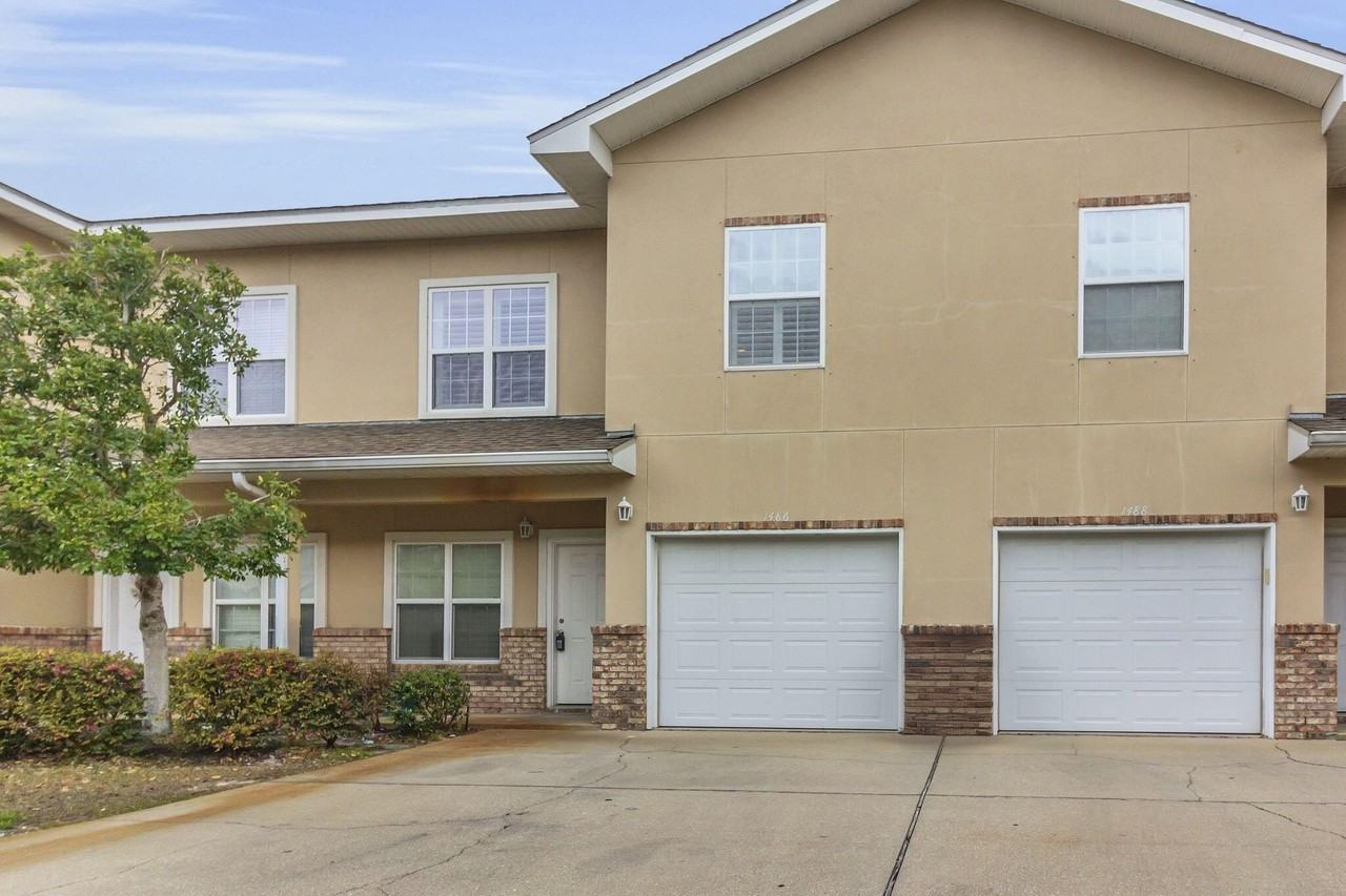 1486 Bentley Cir - Photo 3 of 36