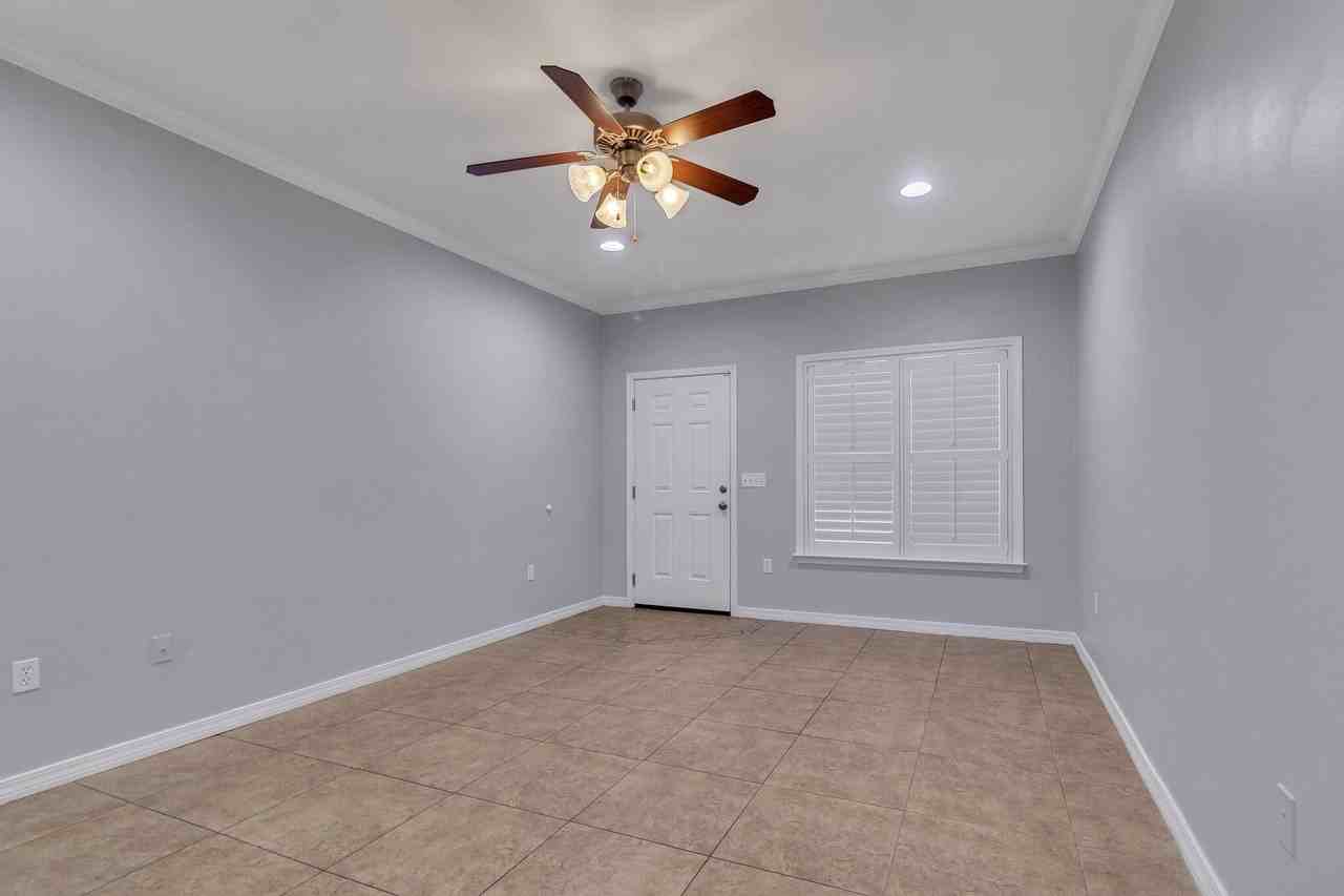 1486 Bentley Cir - Photo 7 of 36