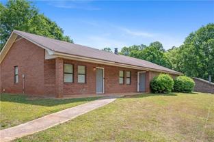 233 Tanglewood Dr - Photo 1 of 1