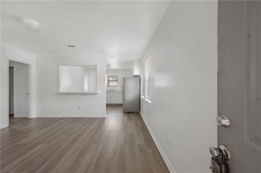 233 Tanglewood Dr - Photo 3 of 16