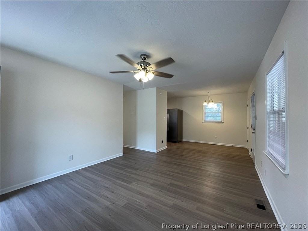 718 Dwain Dr - Photo 4 of 24