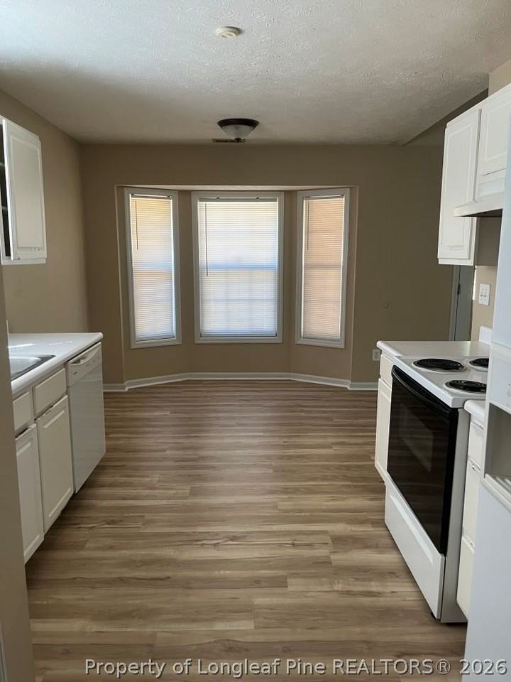 1585 Clan Campbell Dr - Photo 5 of 10