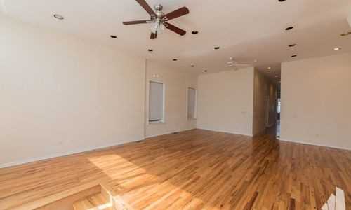 N Southport Ave - Photo 3 of 8