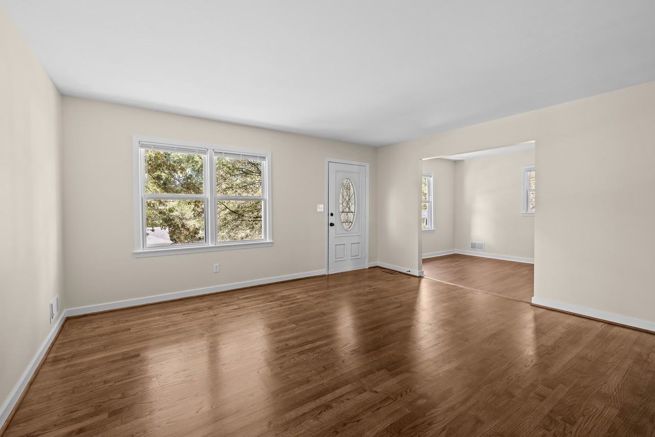 1153 Linwood St #1 - Photo 7 of 23