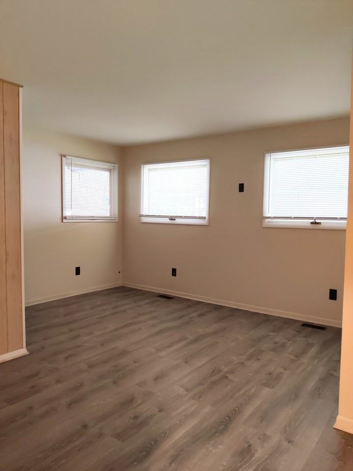 242 W Lincoln Ave #1 - Photo 5 of 14