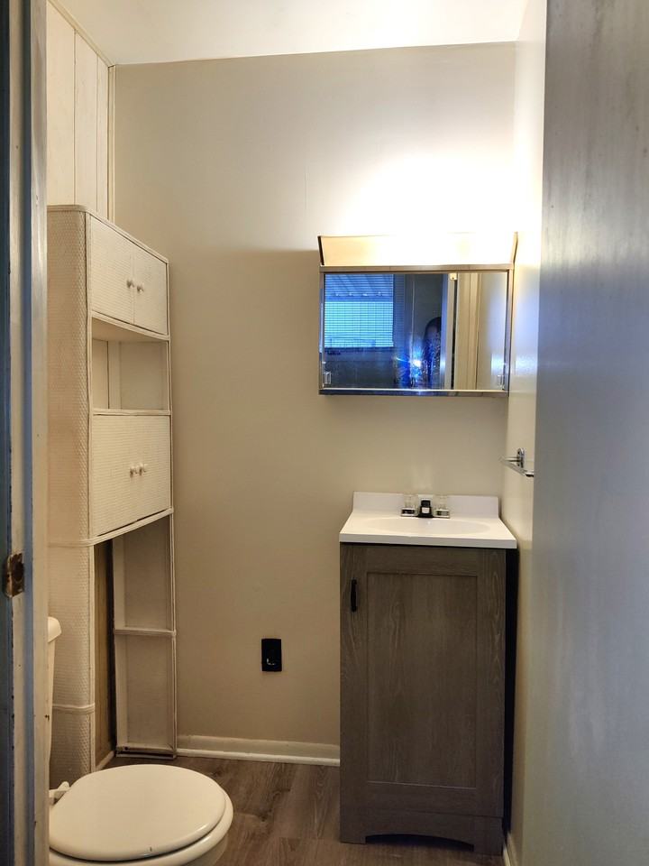 242 W Lincoln Ave #1 - Photo 7 of 14