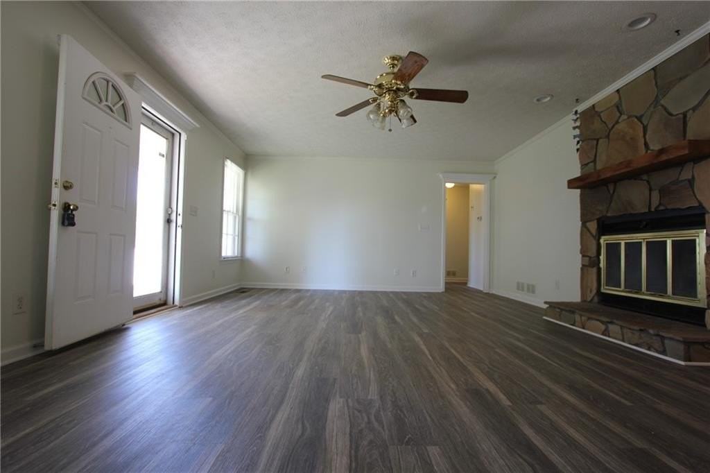 818 Springlake Rd - Photo 2 of 50