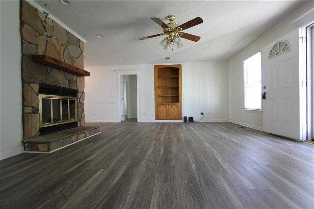 818 Springlake Rd - Photo 4 of 50