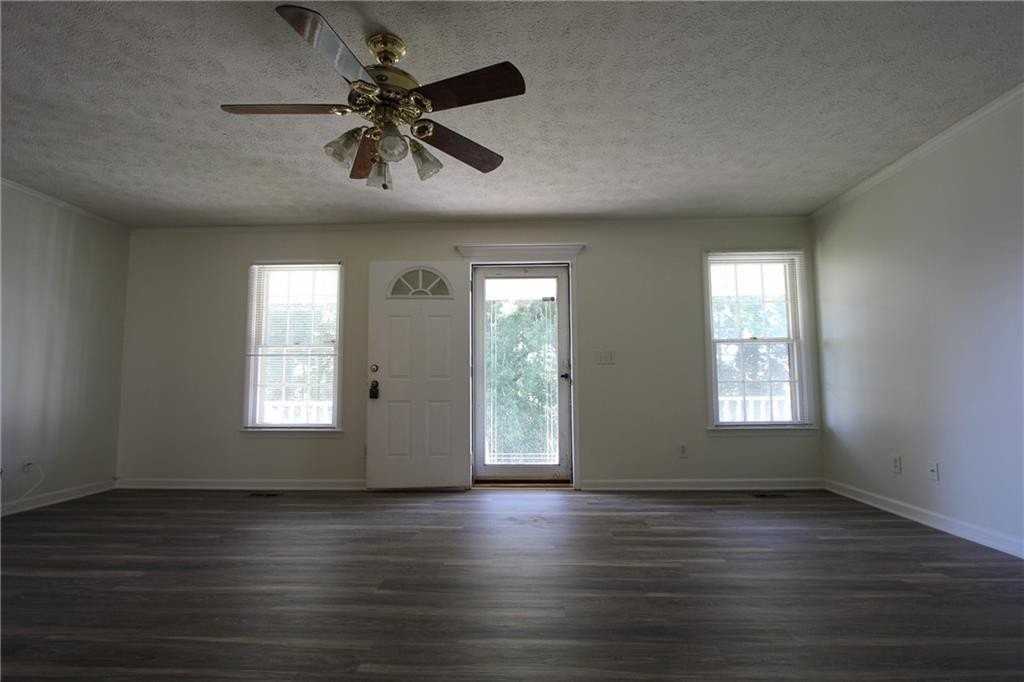 818 Springlake Rd - Photo 5 of 50