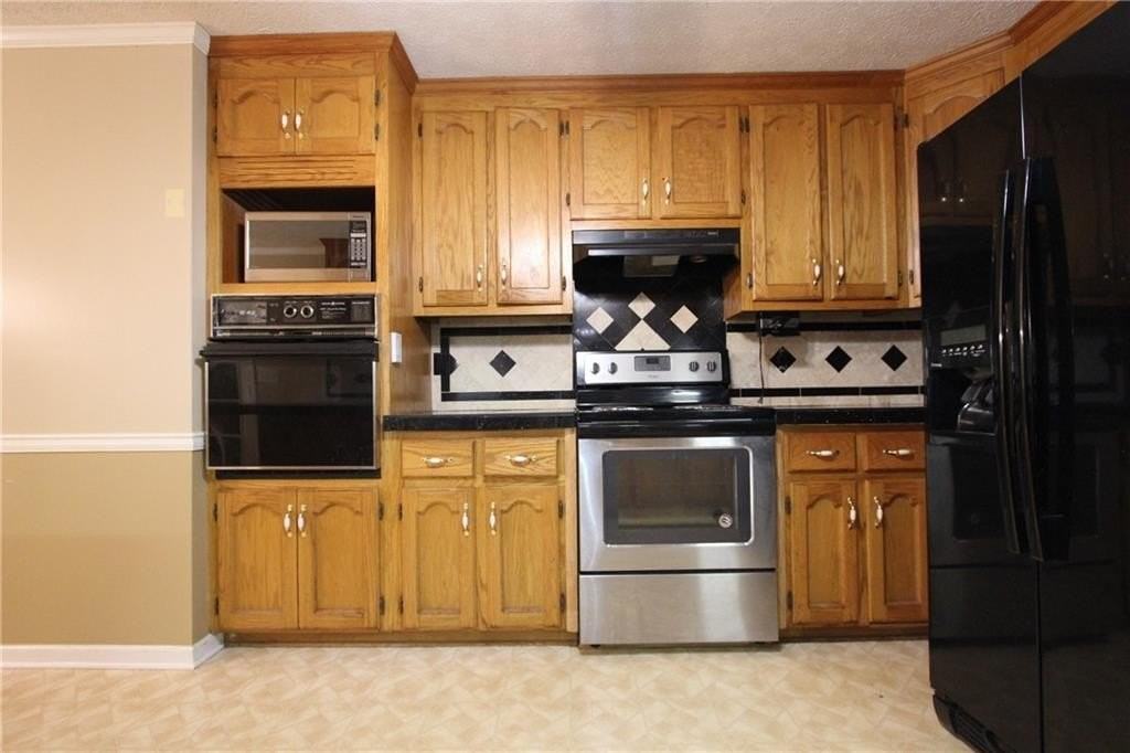 818 Springlake Rd - Photo 6 of 50