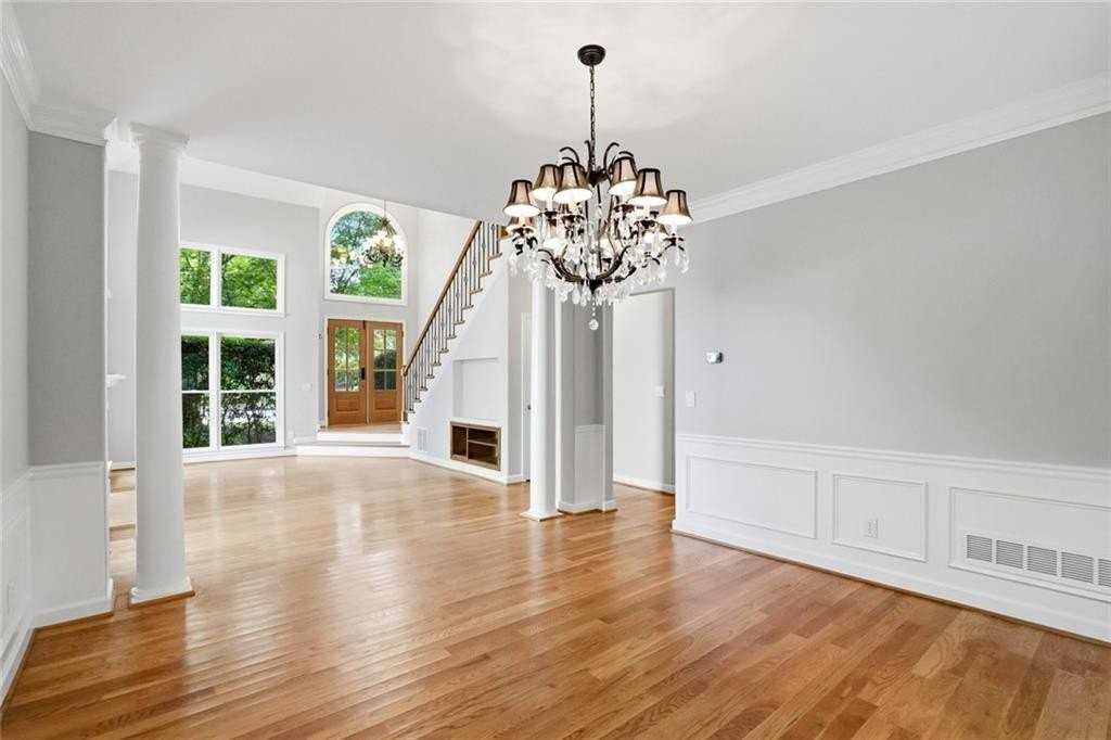 360 Landing Entry - Photo 6 of 24