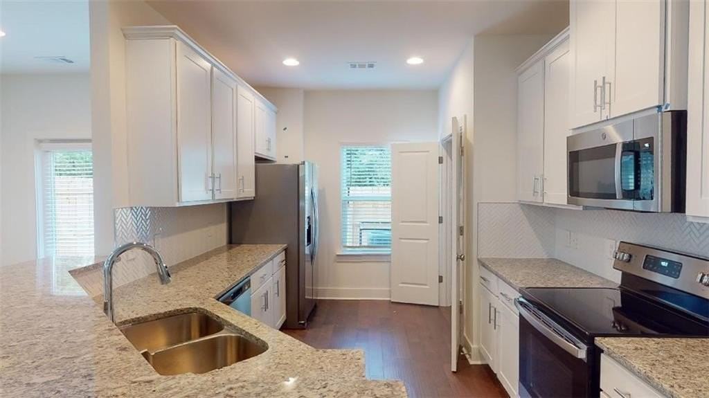 6328 Scudders Dr - Photo 3 of 30