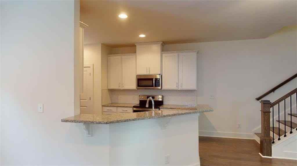 6328 Scudders Dr - Photo 4 of 30