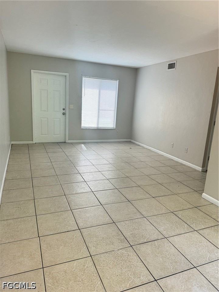 2944 Jackson St - Photo 2 of 14