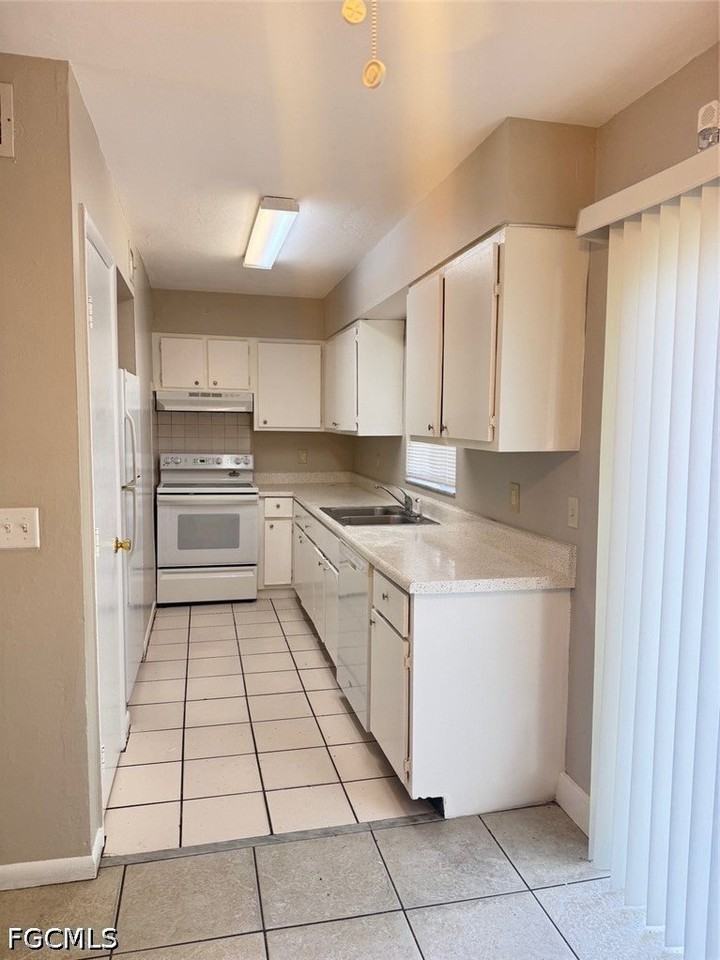 2944 Jackson St - Photo 4 of 14