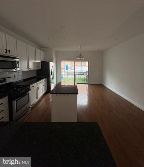 2727 Tilton St - Photo 4 of 16