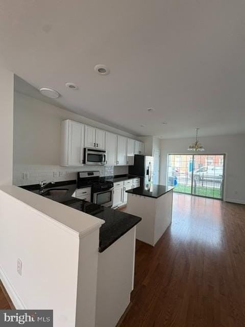 2727 Tilton St - Photo 5 of 16