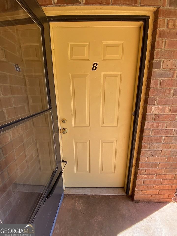 129 Tanglewood Dr #B - Photo 5 of 13