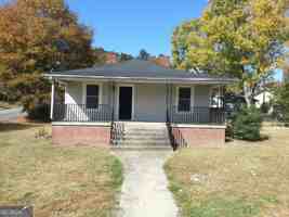 featured image of 260 E 3rd St