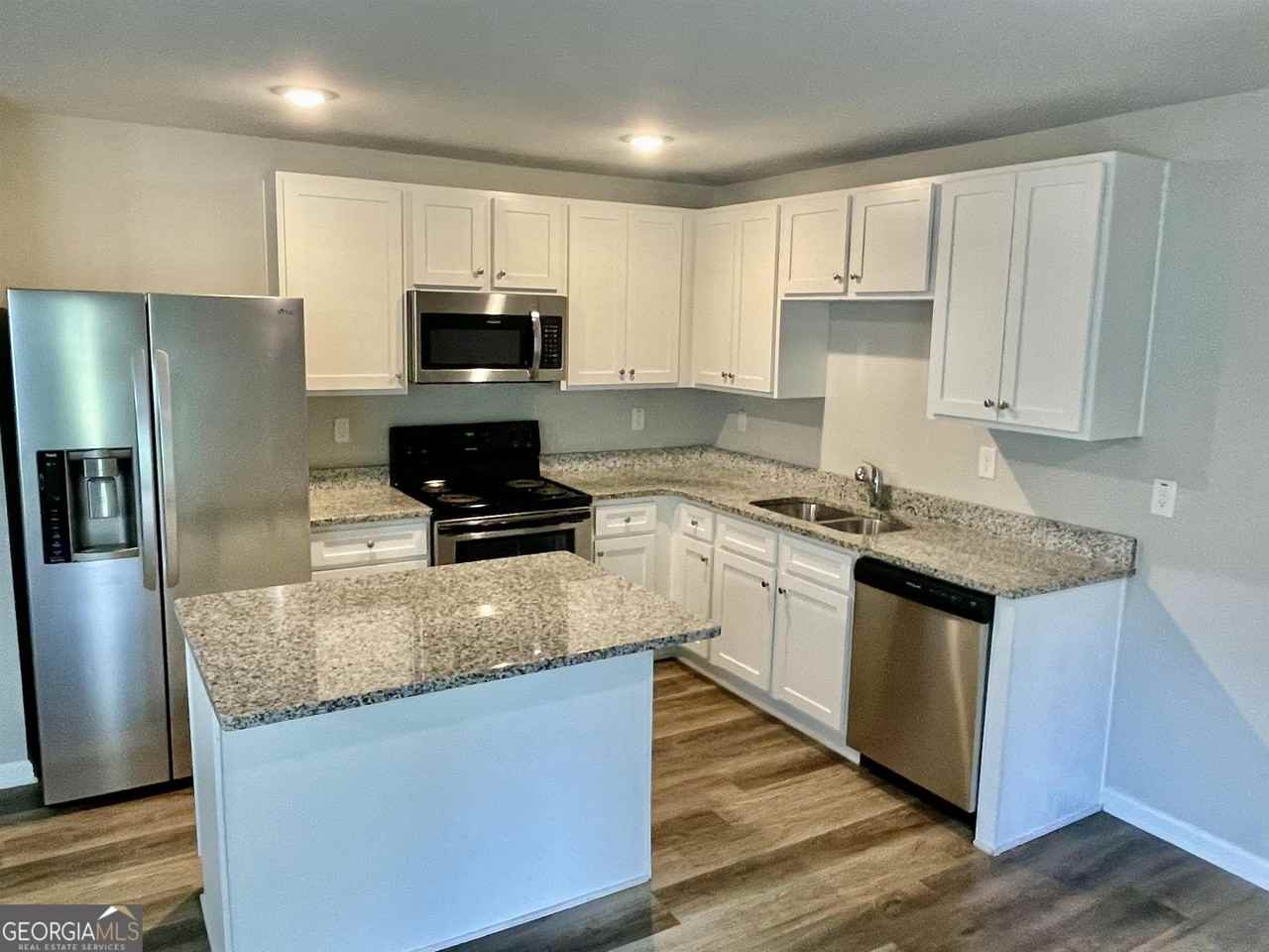 131 W Lexington Ave - Photo 4 of 15
