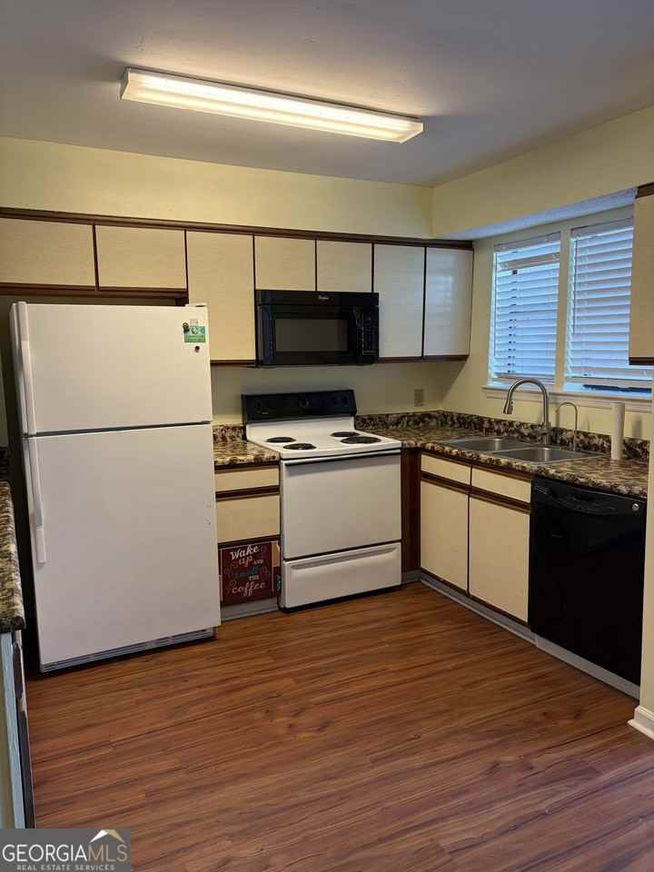 132 Inlet Reach Cir - Photo 4 of 30