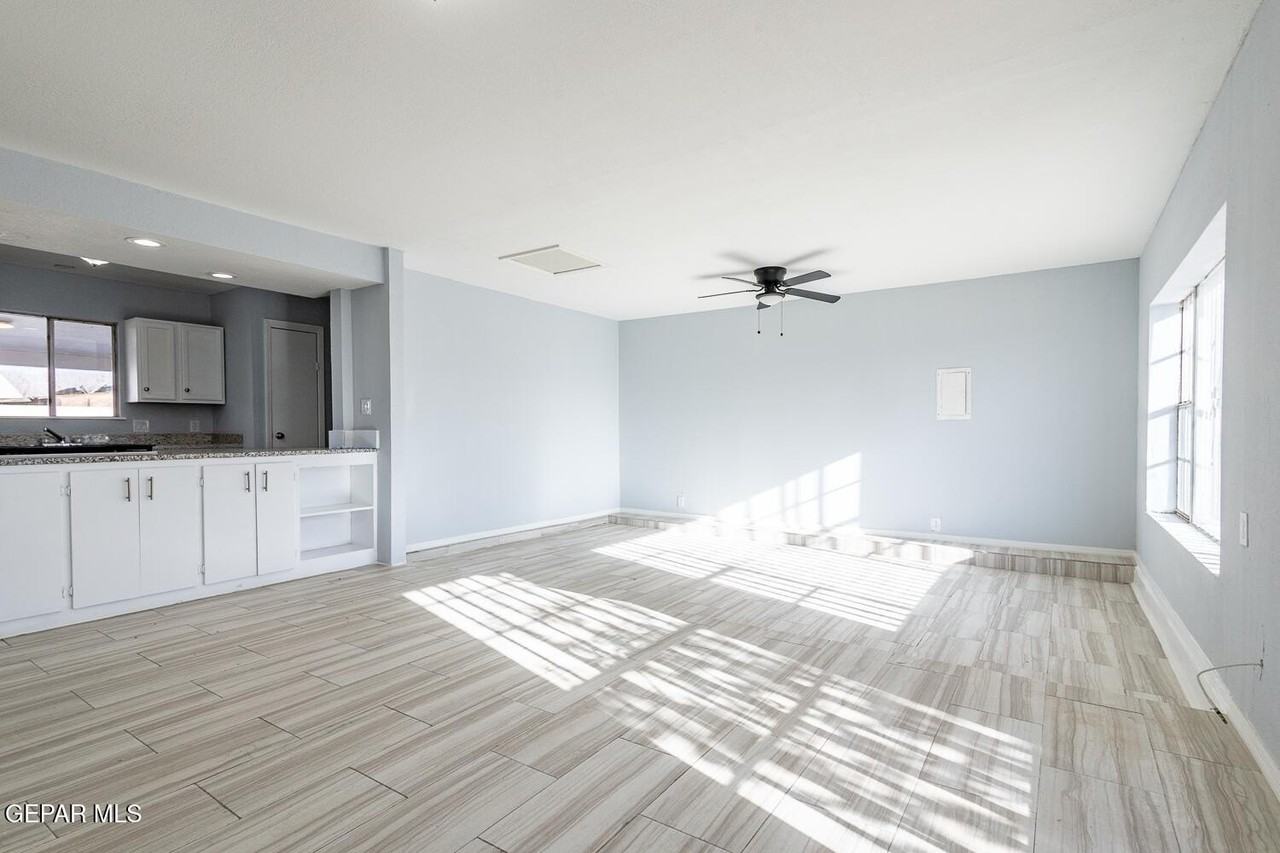10733 Tourmaline St - Photo 6 of 29