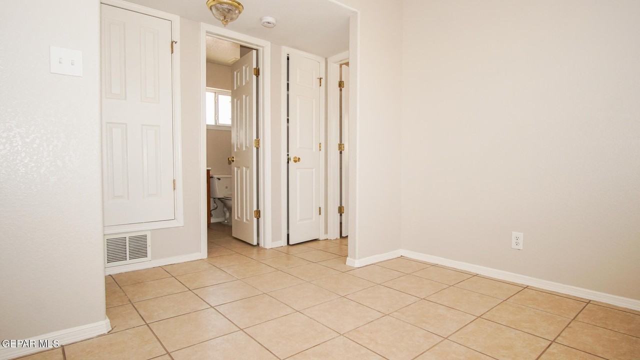 216 S Schutz Dr #10 - Photo 6 of 11