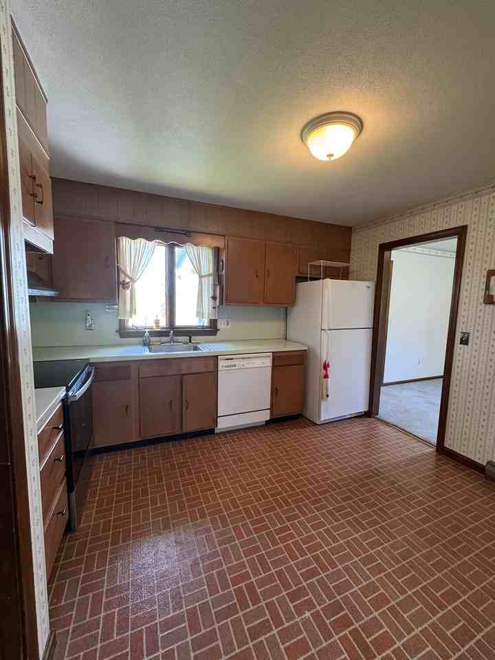 120 Mount Warner Rd #1 - Photo 2 of 19
