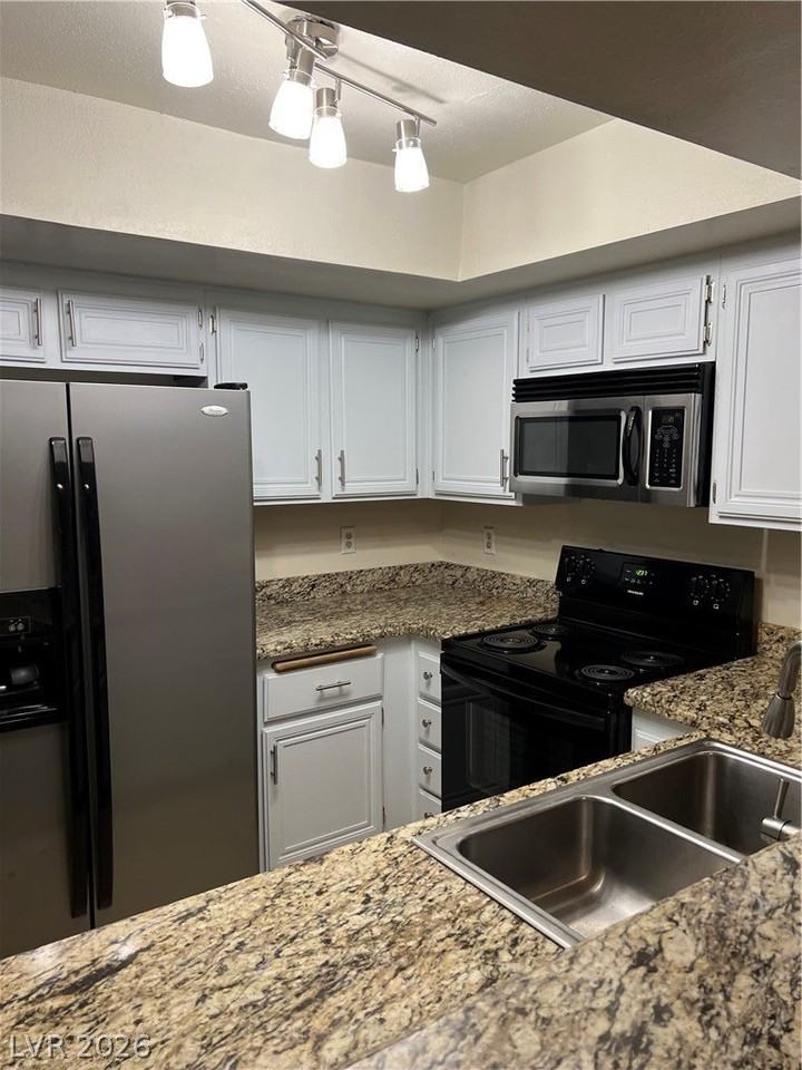2752 Lodestone Dr - Photo 3 of 26