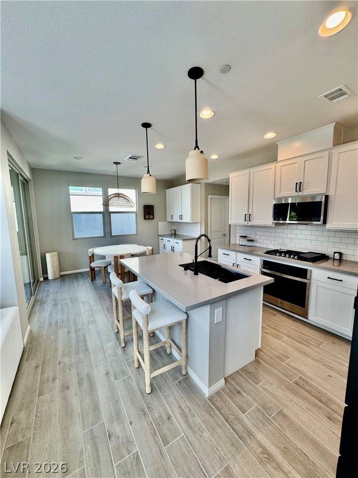 643 Solar Citrine St - Photo 5 of 29