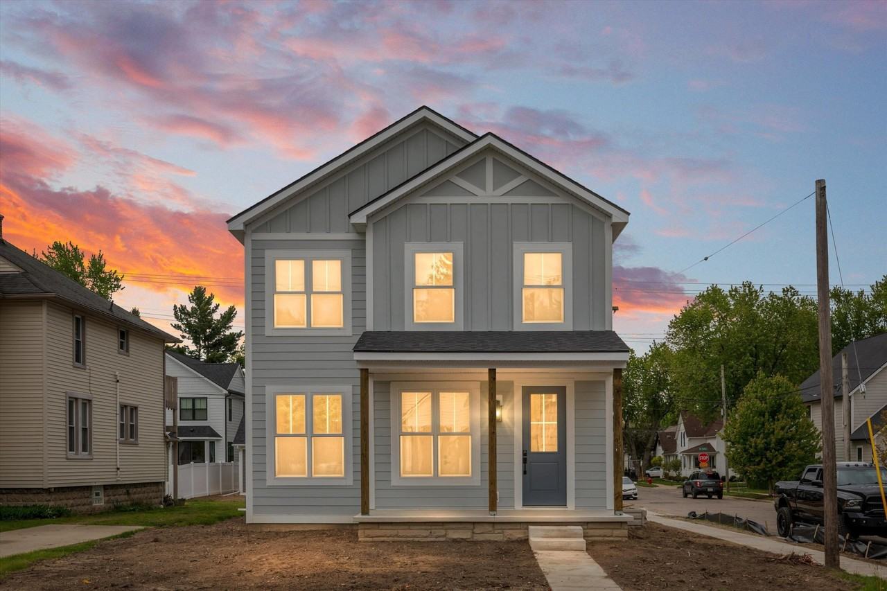 289 W Ann Arbor Trl #B