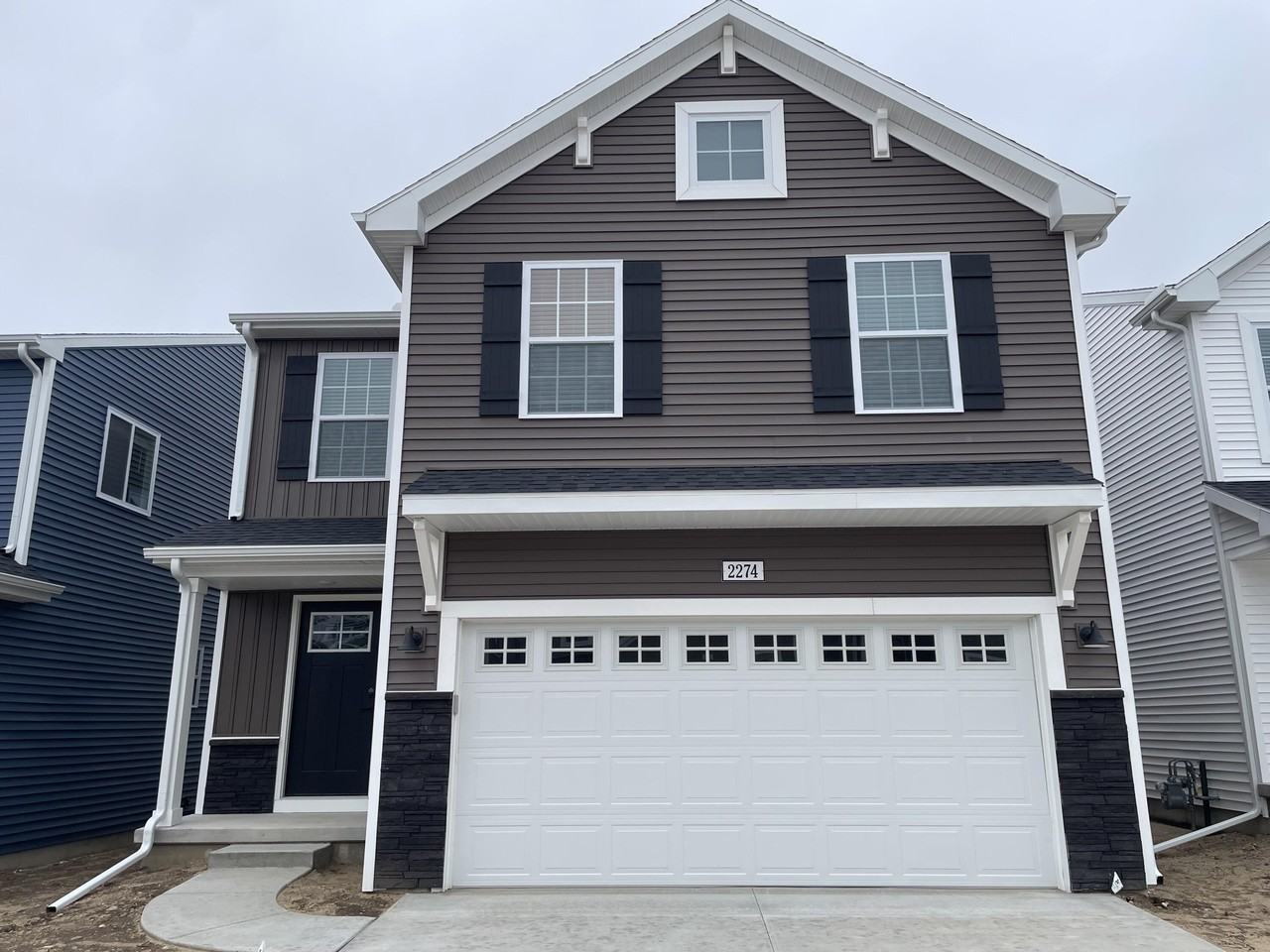 2274 Anchor Ave - Photo 2 of 3