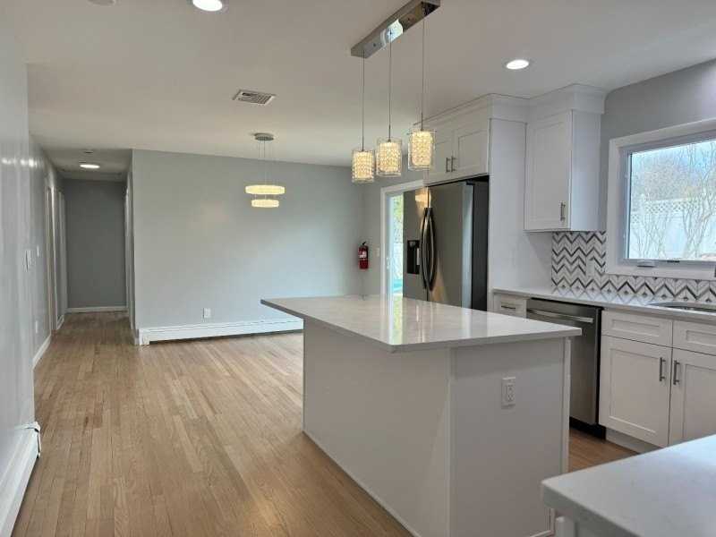 14 Rohn St - Photo 7 of 35