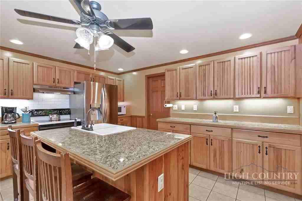 2209 Sugar Mountain 2 Rd - Photo 7 of 46