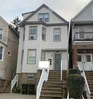 featured image of 126 W 31st St