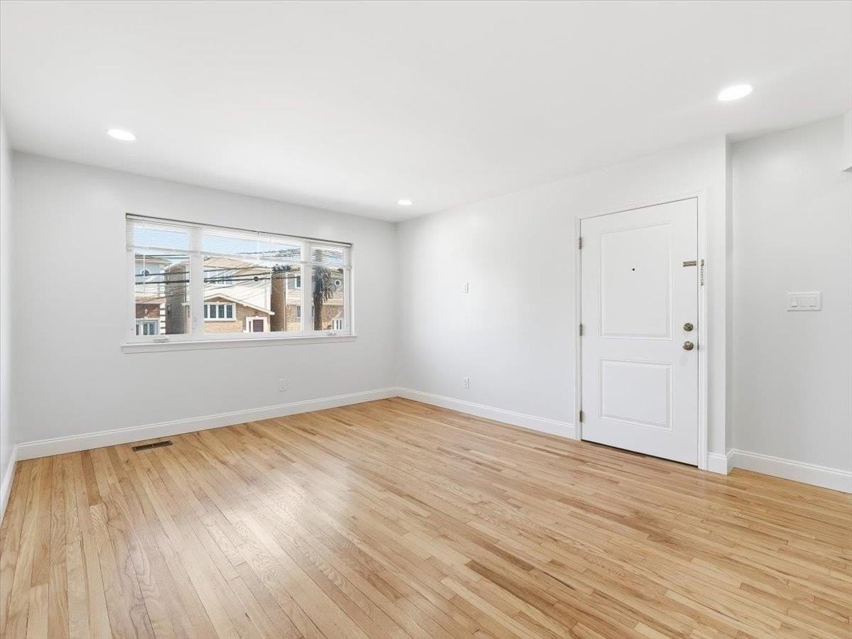 119 Bergen St #1 - Photo 3 of 30