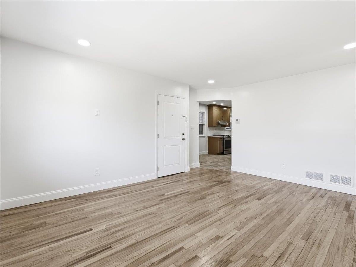 119 Bergen St #1 - Photo 4 of 30