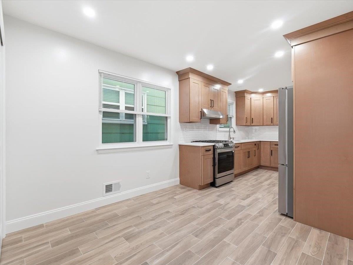 119 Bergen St #1 - Photo 6 of 30