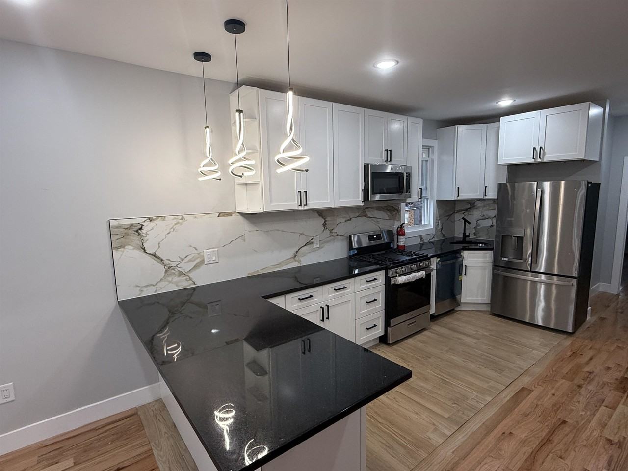92 E 25th St #2