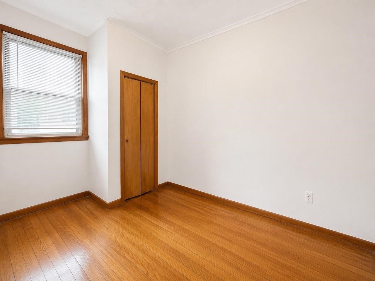 38 W 53rd St #1 - Photo 6 of 10