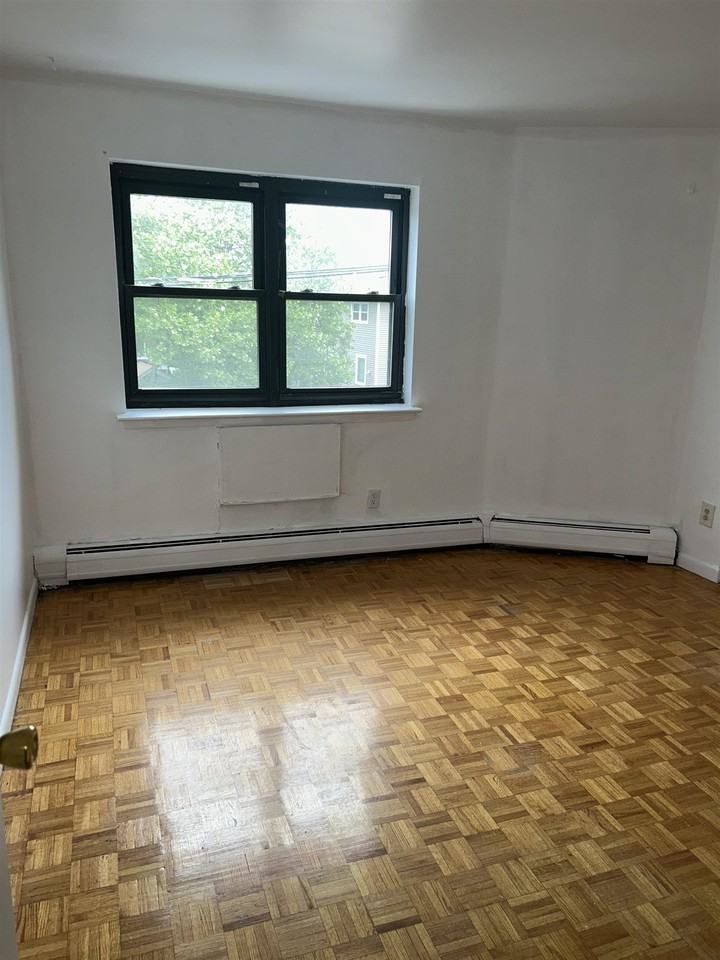 708 Boulevard E #B3 - Photo 2 of 5