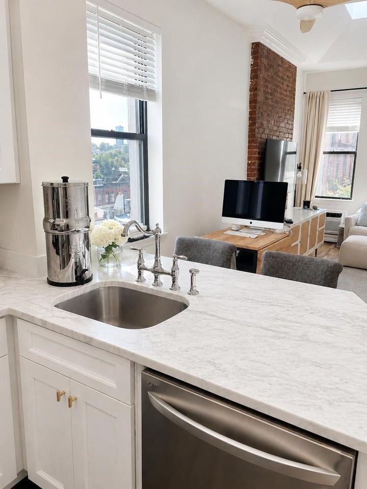 257 12th St #5A - Photo 2 of 12