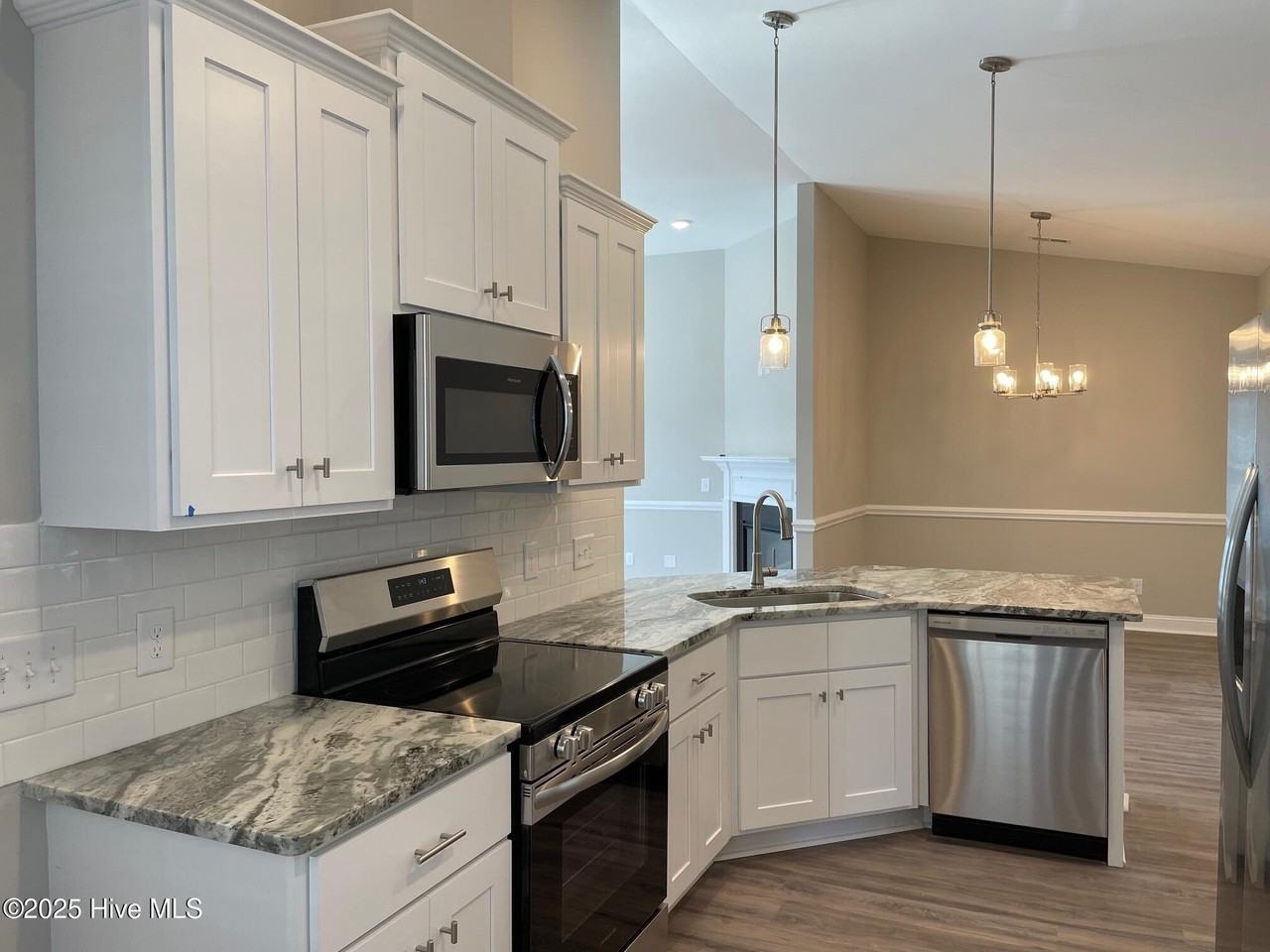 2308 Sweet Bay Dr #B - Photo 4 of 17