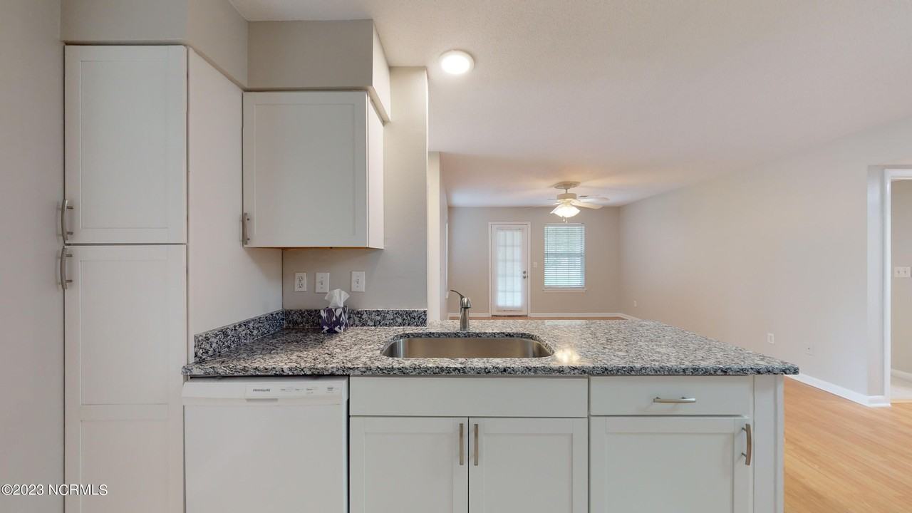 1218 Wilshire Cir - Photo 3 of 22