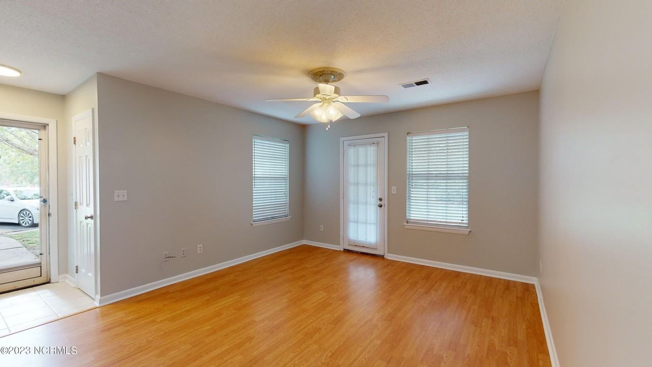 1218 Wilshire Cir - Photo 7 of 22