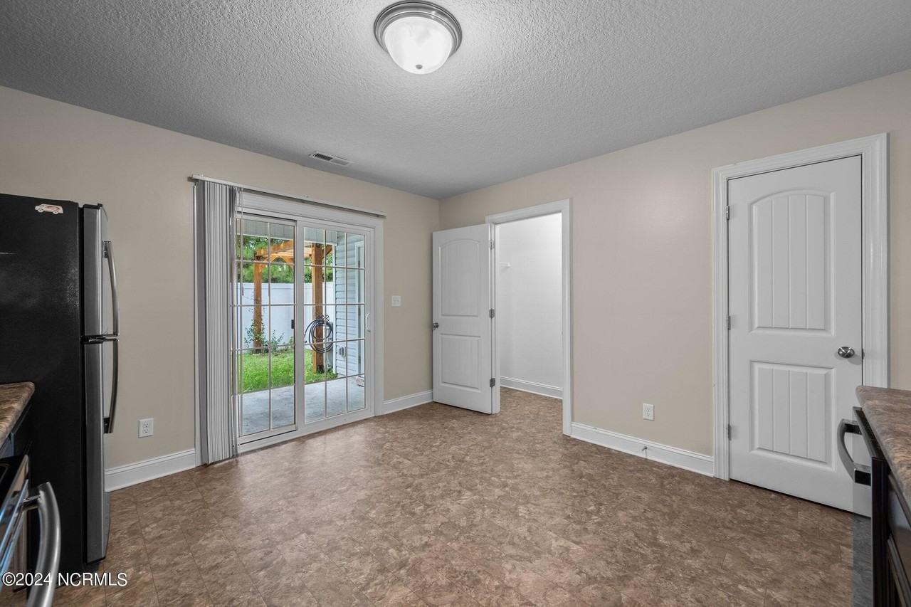 235 E Murrow Ln - Photo 6 of 24