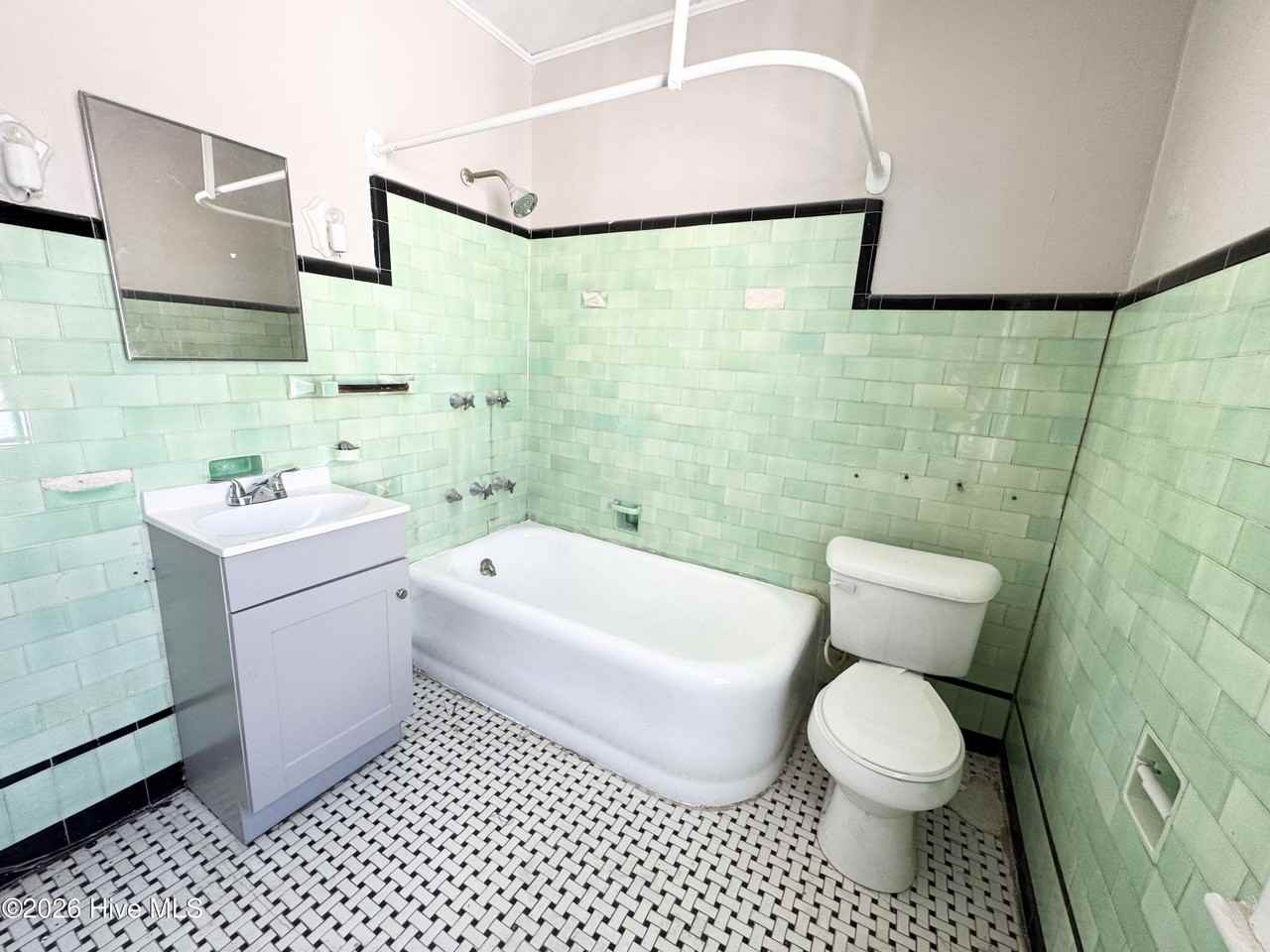 207 E Burgess St #C - Photo 5 of 5