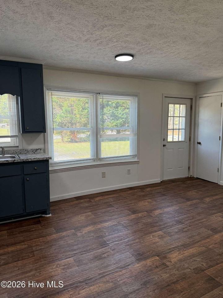 318 Westview Loop - Photo 6 of 18