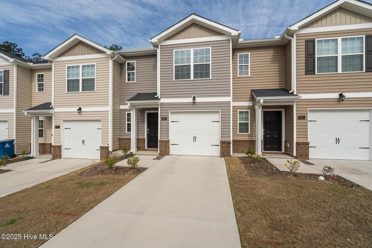 2309 Gracie Ln - Photo 3 of 47