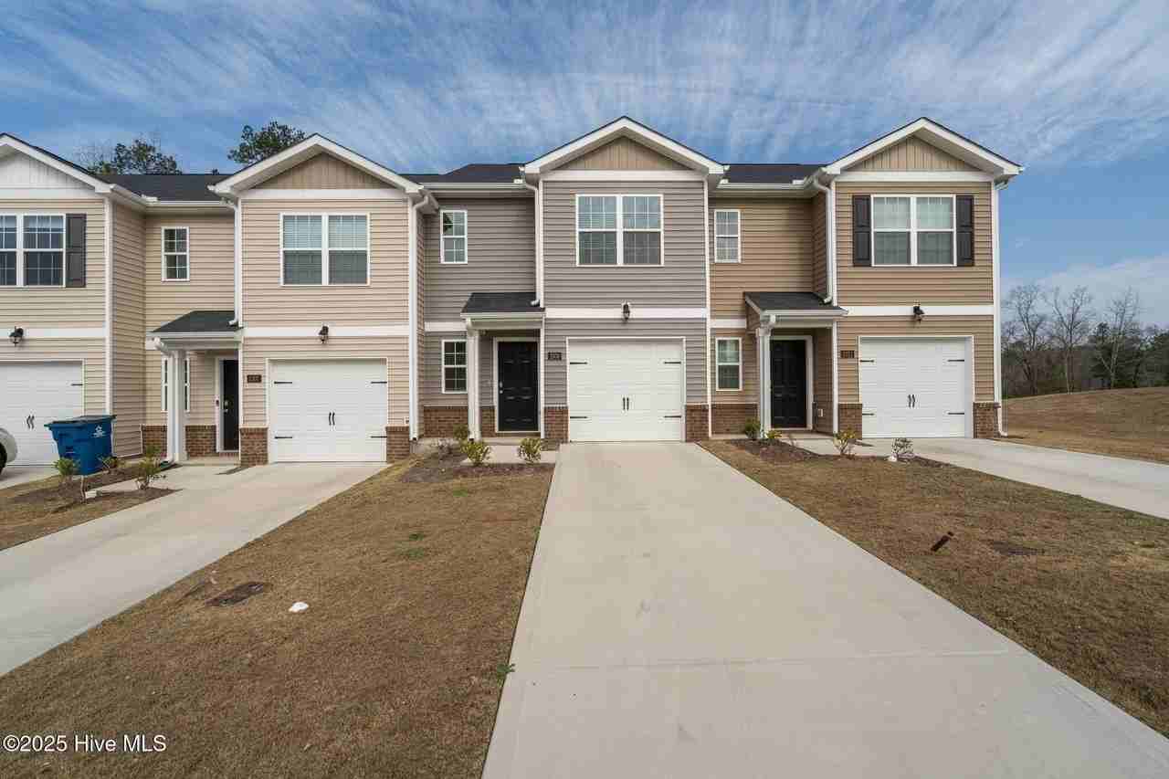 2309 Gracie Ln - Photo 4 of 47